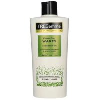 Tresemmé Condicionador Flawless Waves 685ml